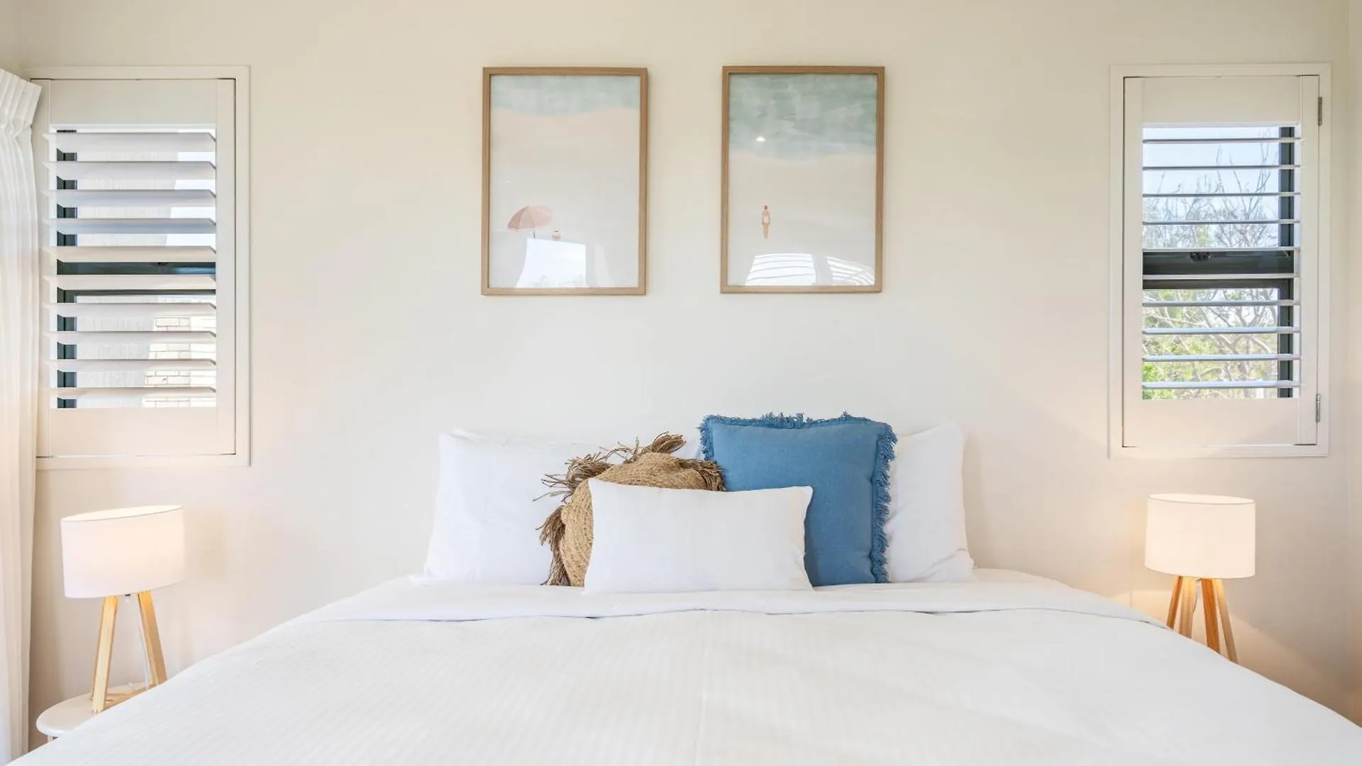 شقة Tranquil Tides Retreat - Coastal Waterfront Escape كالوندرا