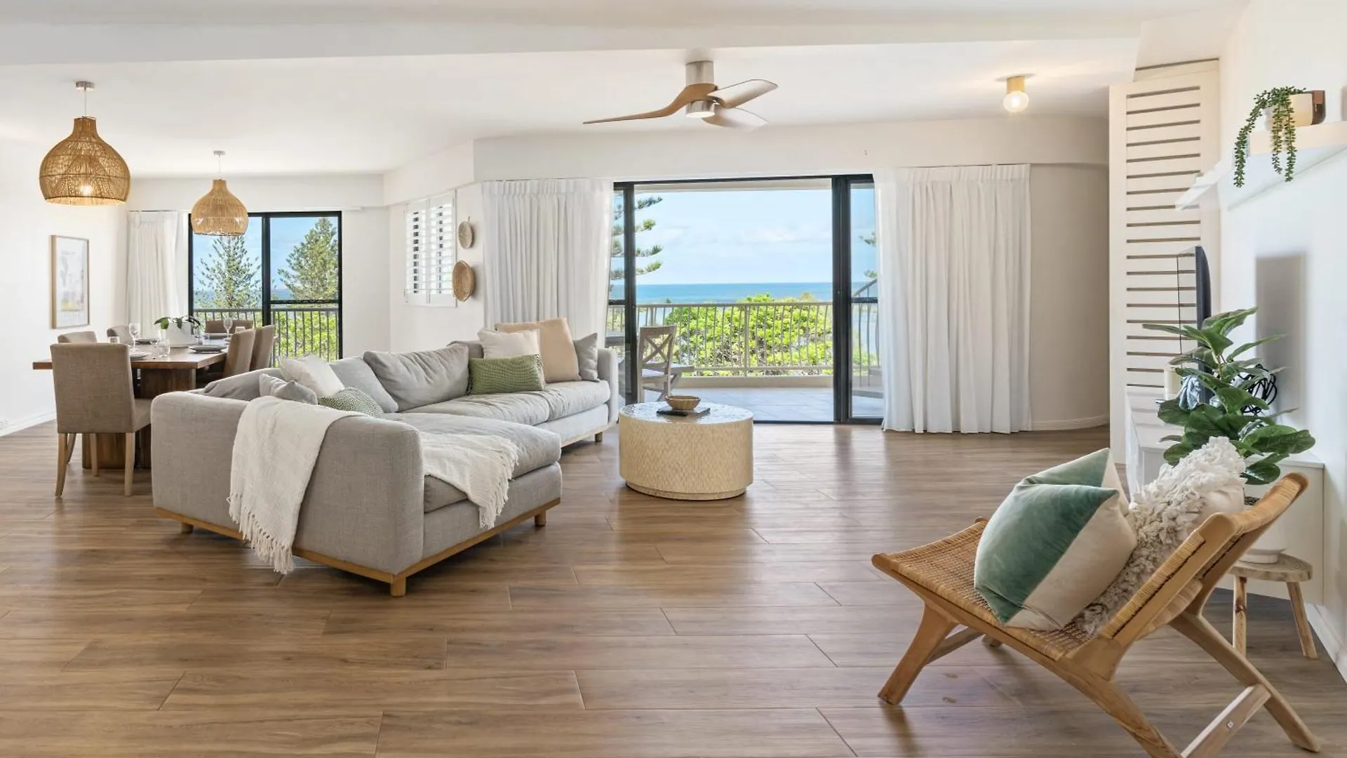 شقة Tranquil Tides Retreat - Coastal Waterfront Escape كالوندرا